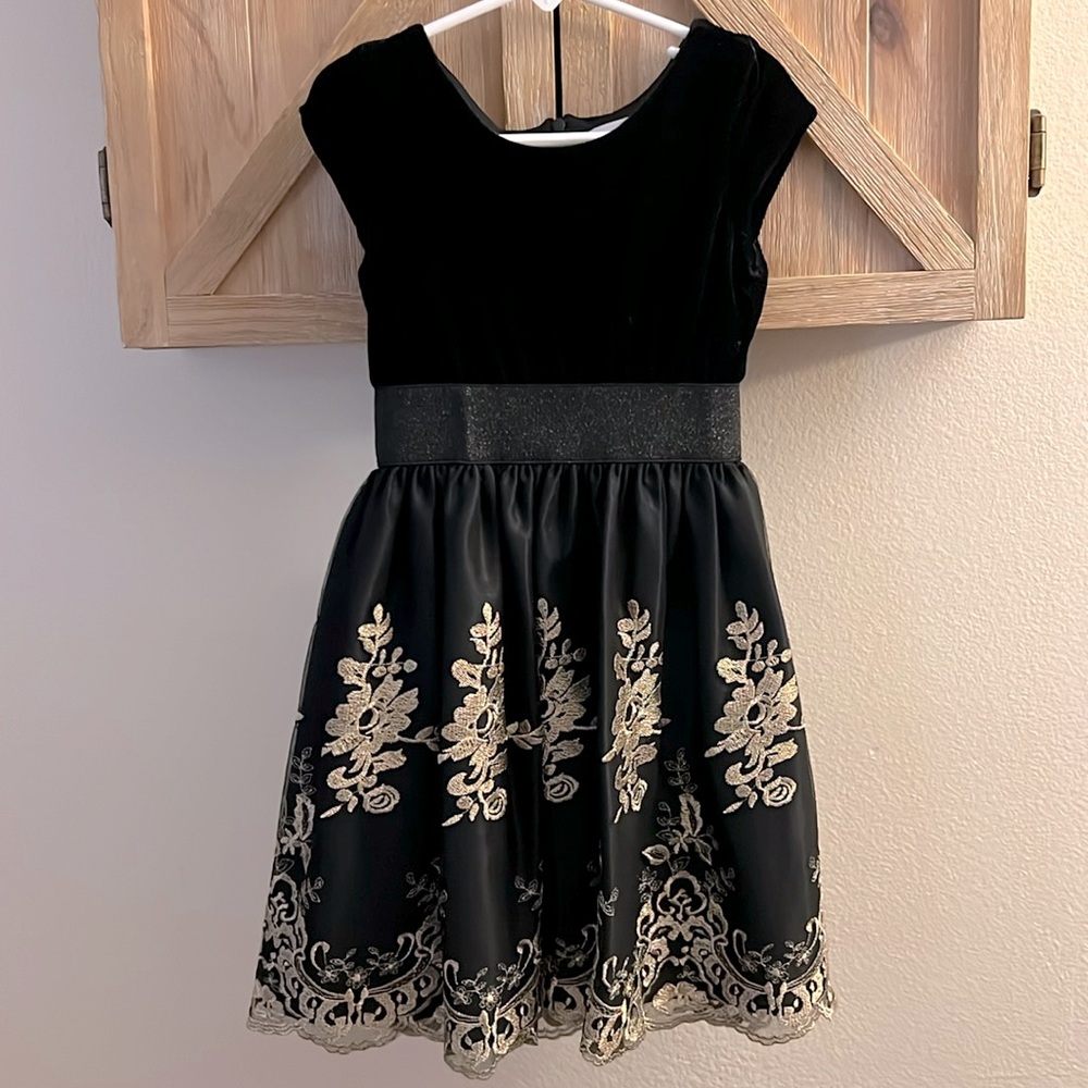(6) Black and Gold Dress Formal Wedding Holiday Church Banquet